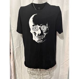 Nice men Converse T-shirt Men Size small Black Skull Graphic Good Condition